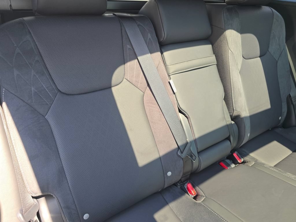 New 2026 Eminent White Pearl Lexus LUXURY image 6