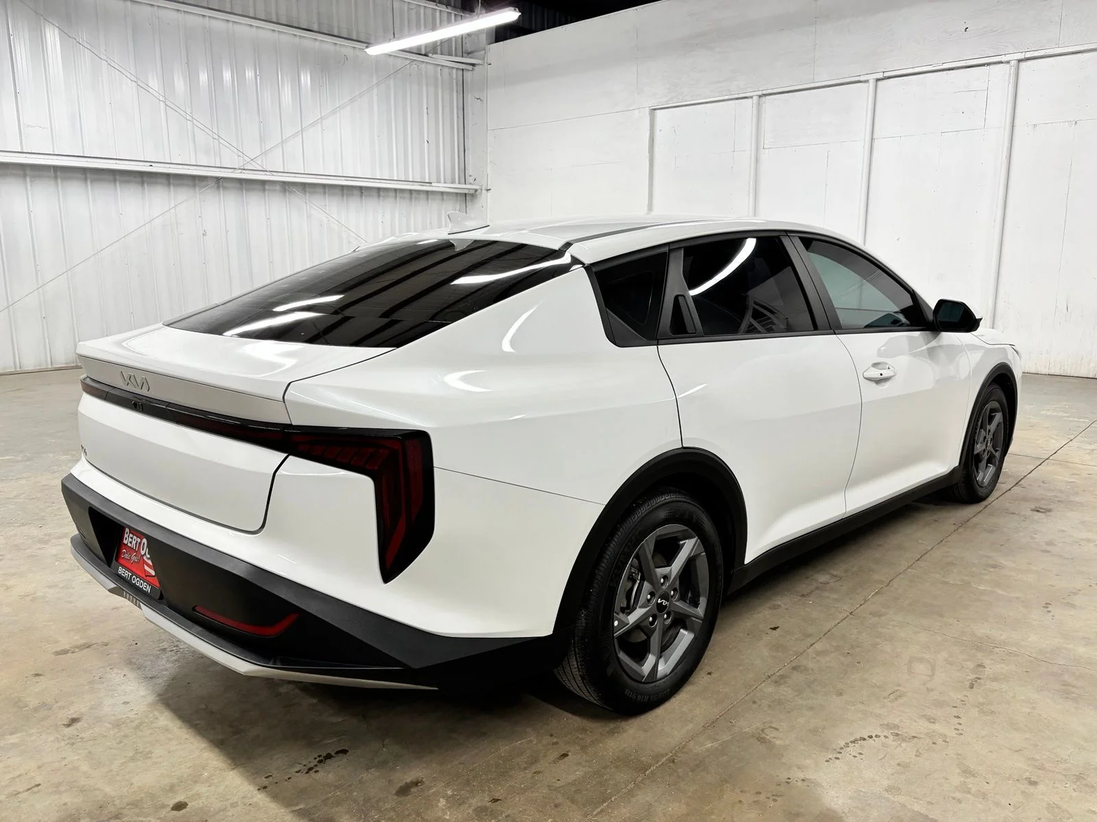 Used 2025 White Kia LXS image 7