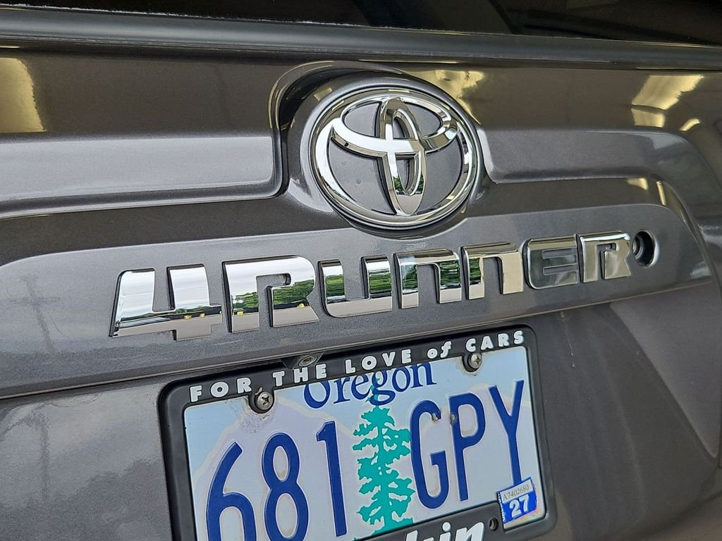 Used 2016 Gray Toyota SR5 image 26