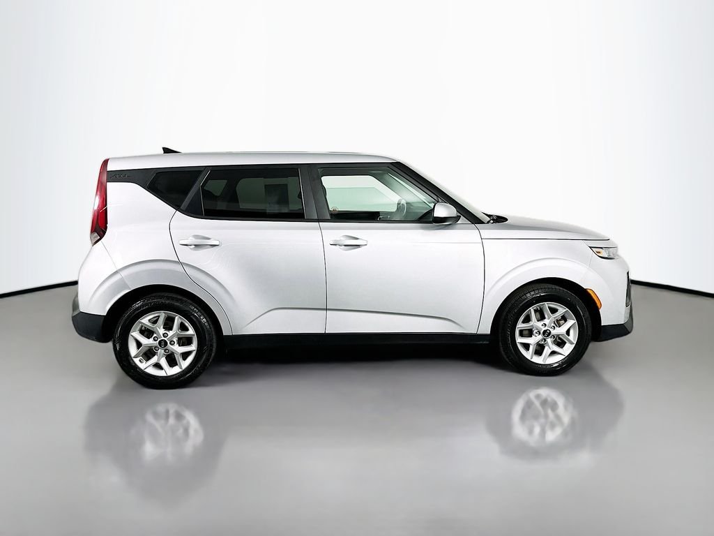 Used 2021 Sparkling Silver Kia S image 9