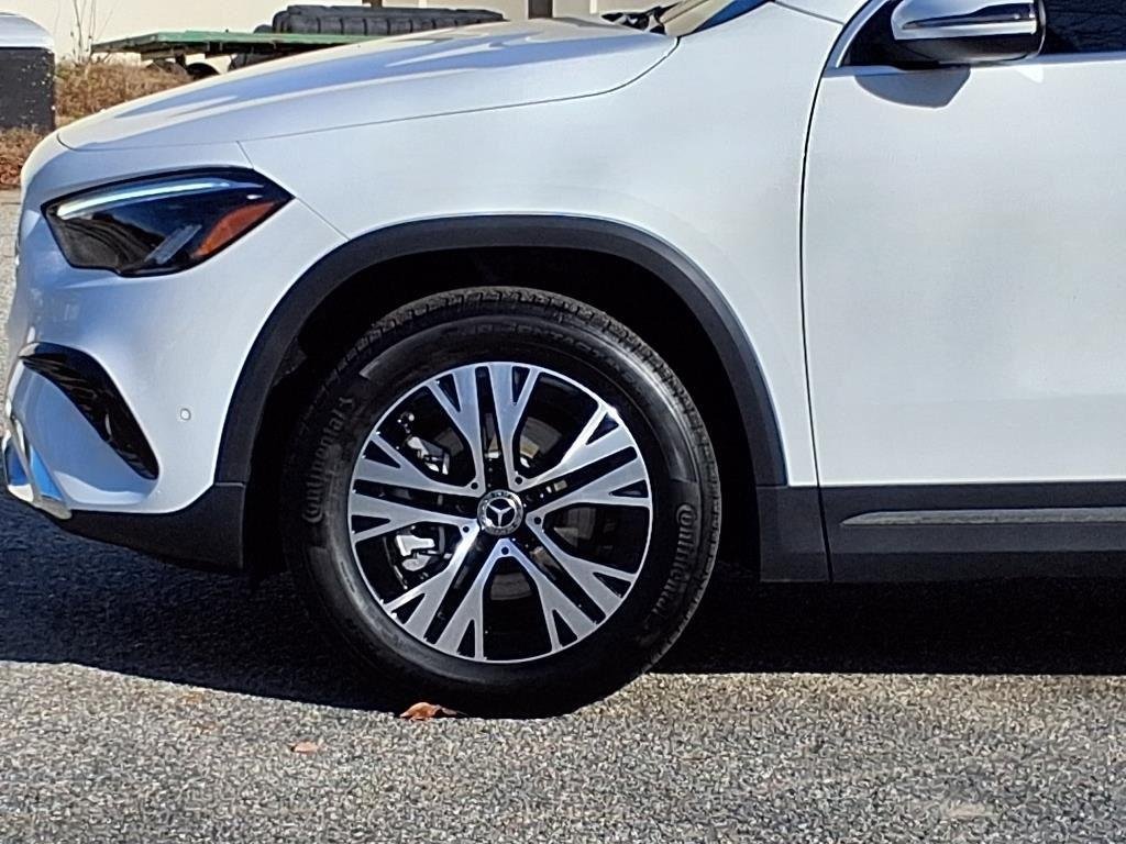 Used 2025 Polar White Mercedes-Benz GLA 250 image 16
