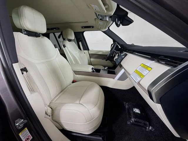 New 2026 Charente Grey Prem Met Land Rover SE image 30
