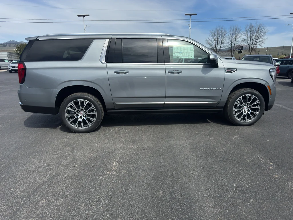 2026 GMC Yukon XL Denali - Photo 4