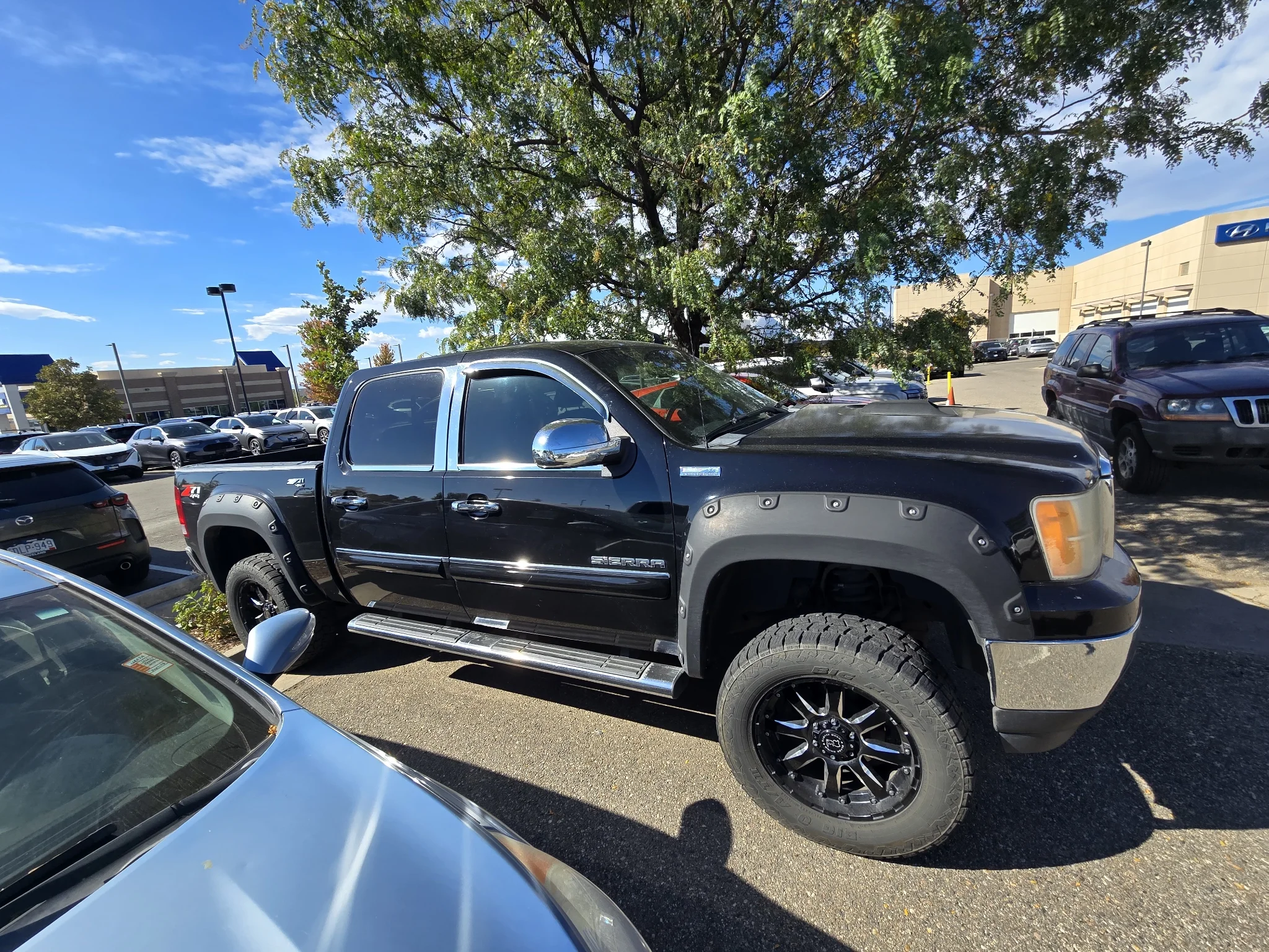 Used 2012 Onyx Black GMC SLT image 6