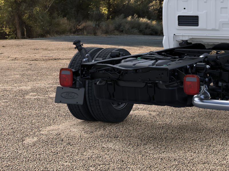 New 2026 Oxford White Ford F-550® XL image 21