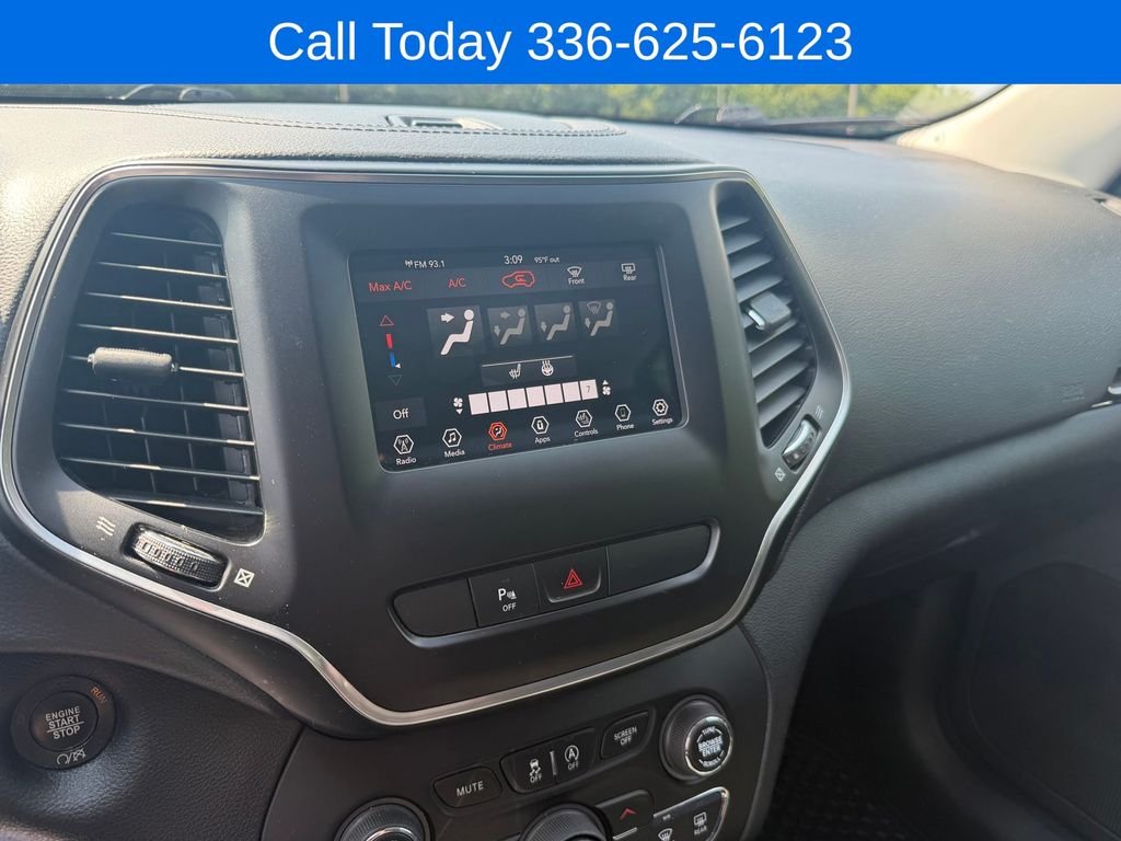 Used 2020 White Jeep Latitude Plus image 20
