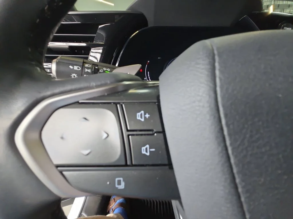 Used 2023 White Lexus 350h Premium Plus image 20