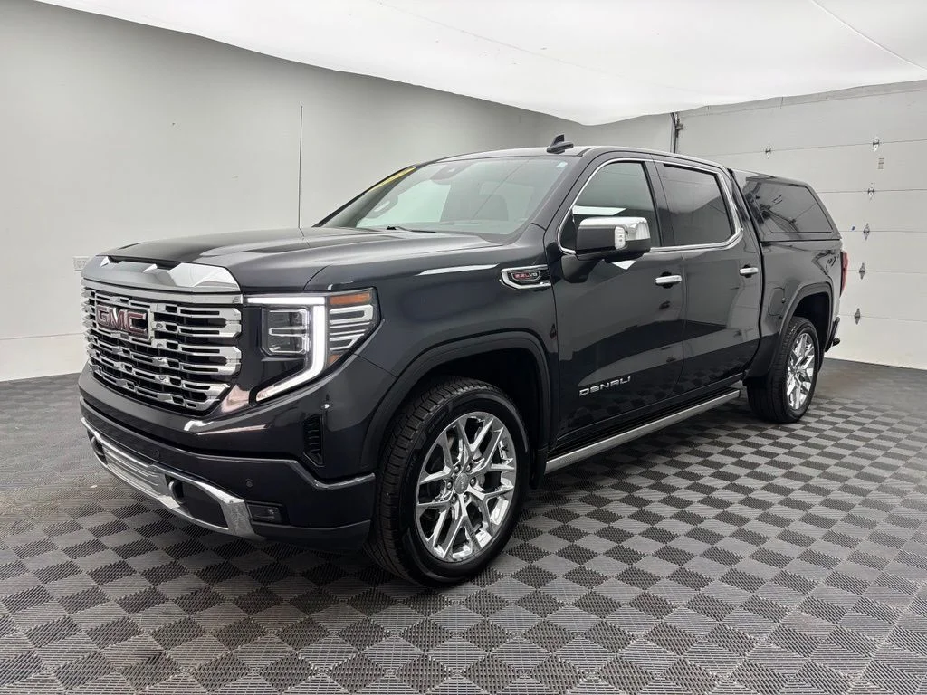 Used 2023 Silver GMC Denali image 2