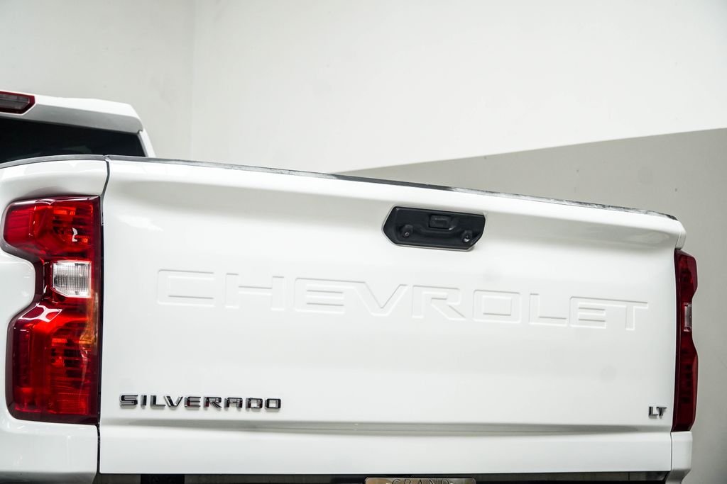 Used 2025 White Chevrolet LT image 13