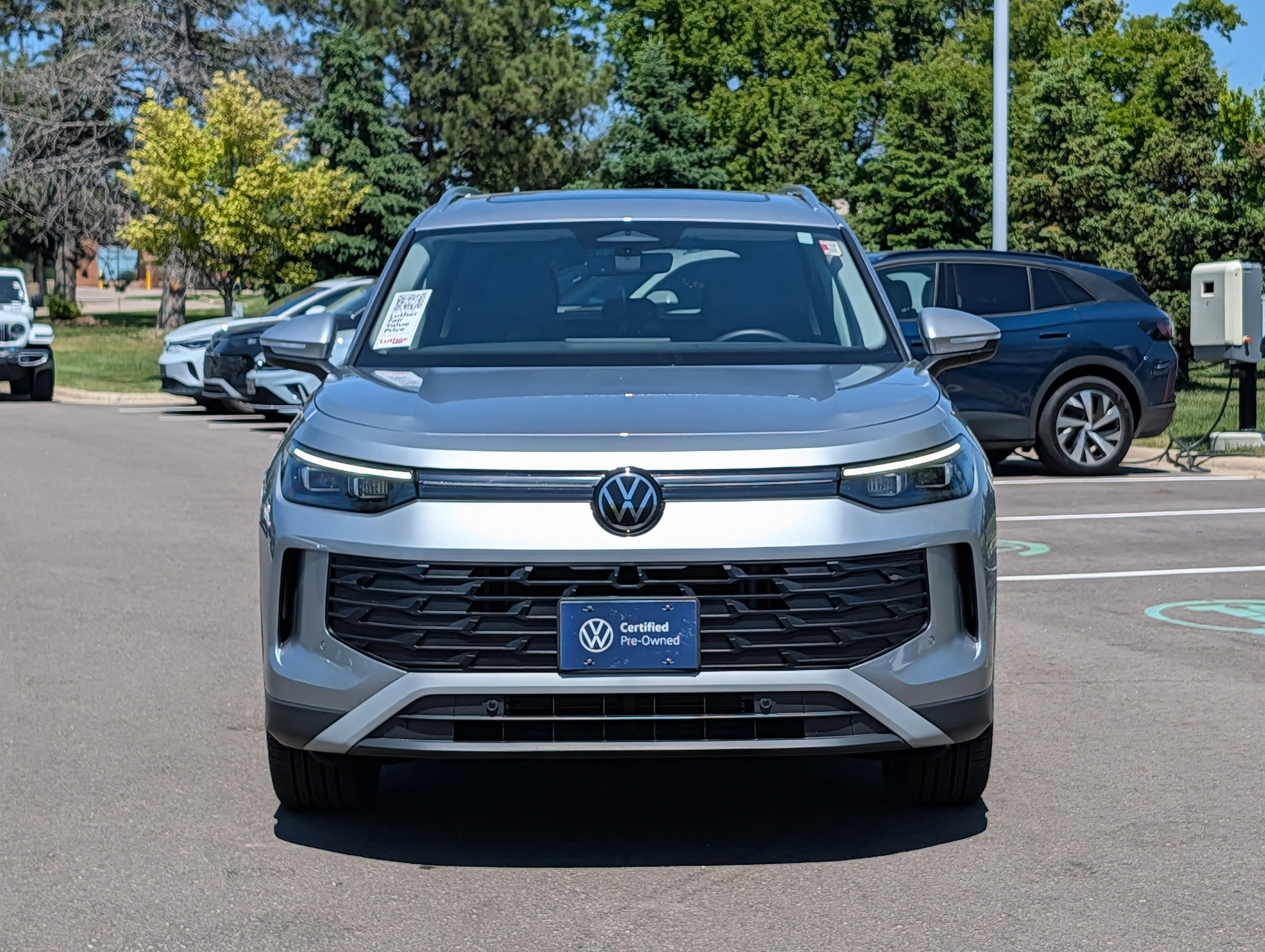 Certified 2025 Volkswagen Tiguan SE with VIN 3VVMR7RM6SM005226 for sale in Burnsville, Minnesota