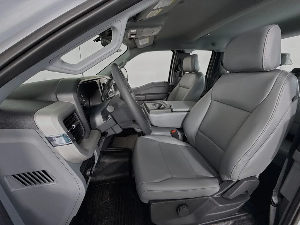 New 2026 Oxford White Ford F-250® XL image 19