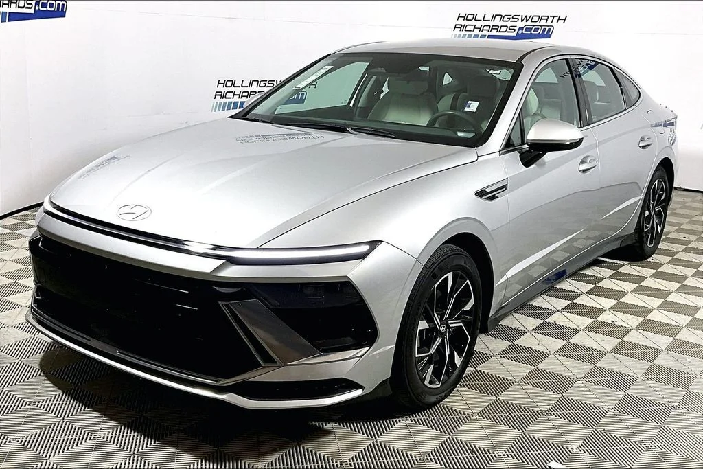 2025 Hyundai Sonata SEL's photo