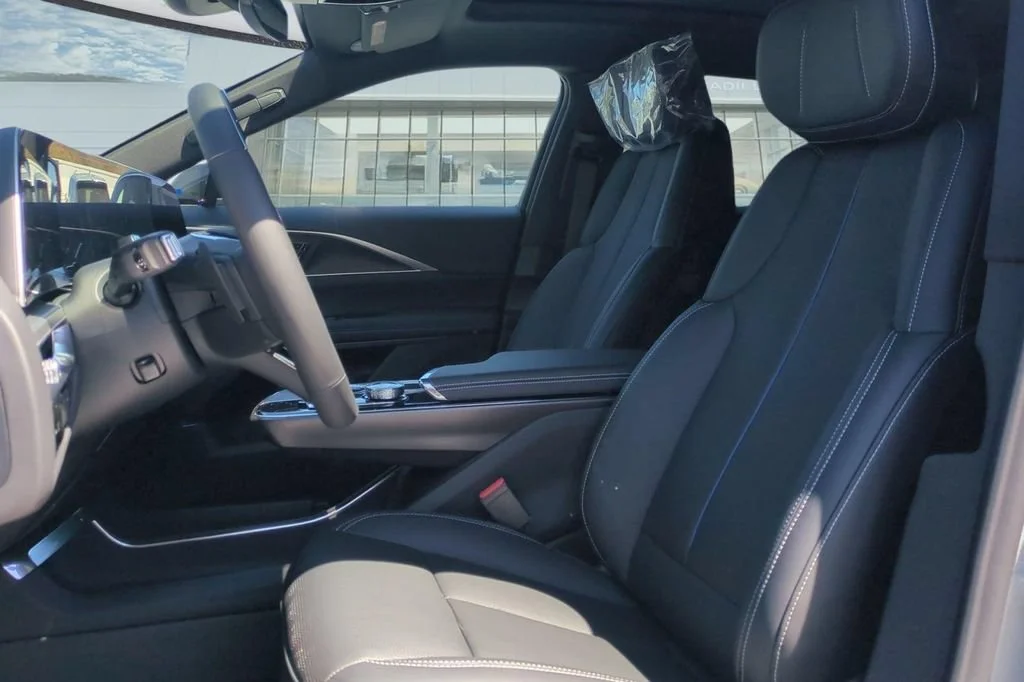 2026 Cadillac LYRIQ Luxury - Photo 12
