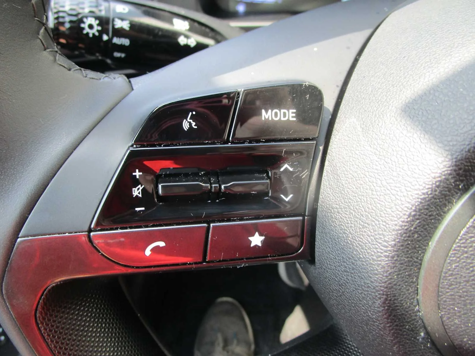 Used 2025 Serenity White Hyundai SEL Sport image 29