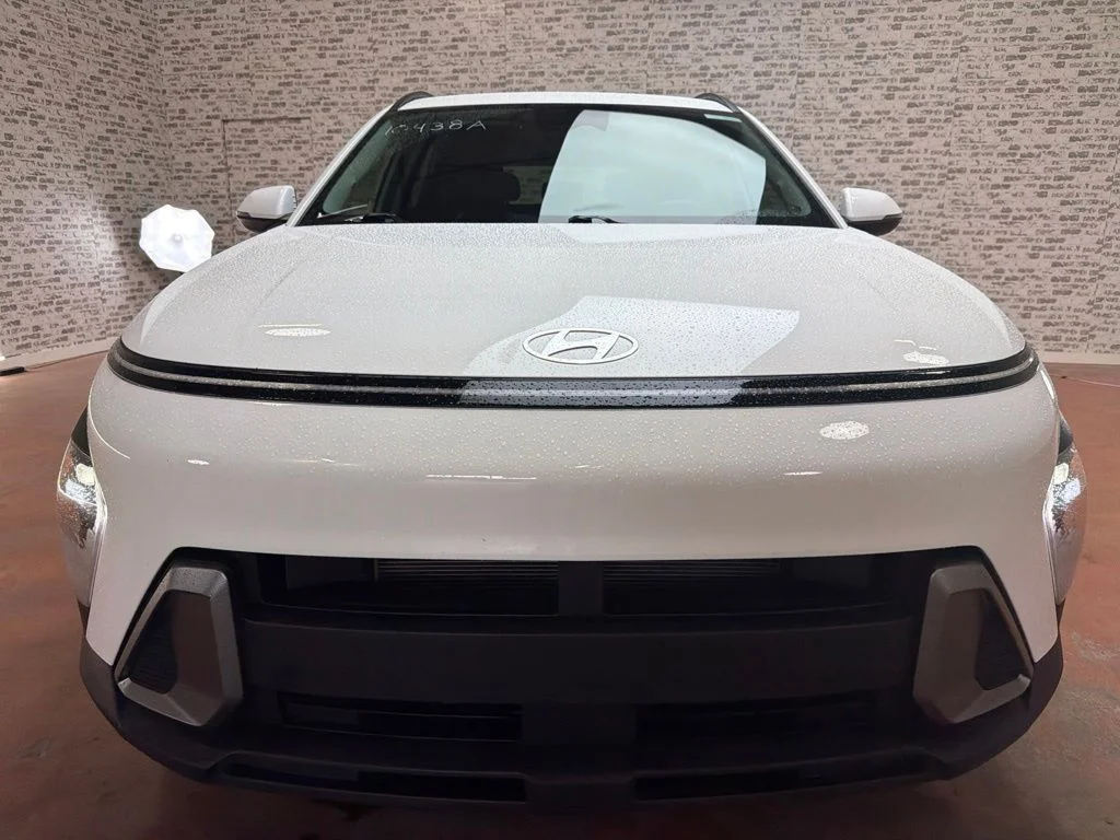 Used 2025 Atlas White Hyundai SEL image 2