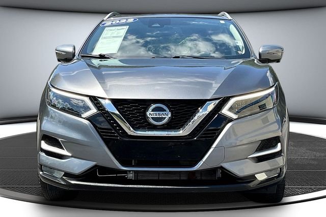 Used 2022 Gray Nissan SL image 2