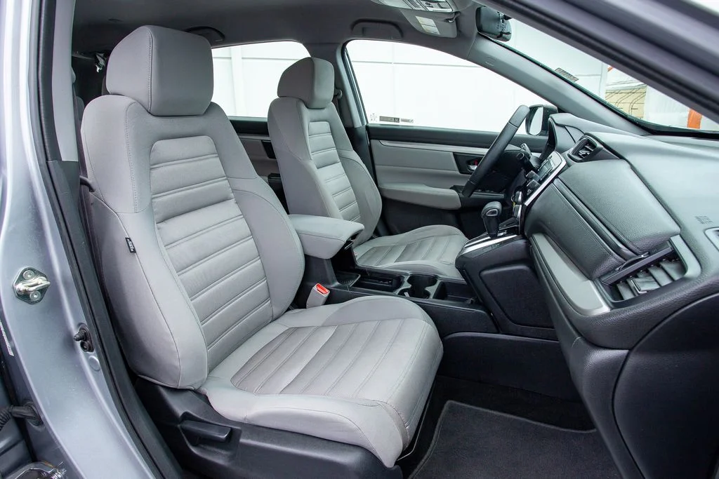 Certified Used 2019 Lunar Silver Metallic Honda LX image 18