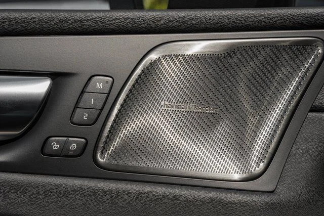 New 2026 Crystal White Volvo Plus image 36