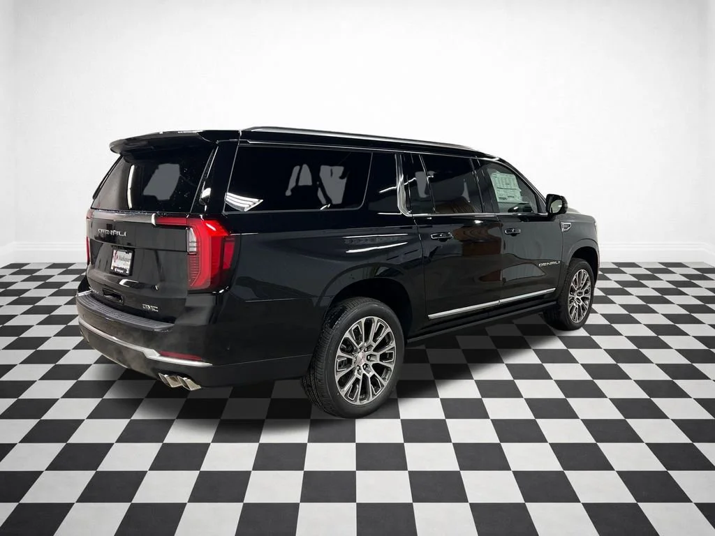 2026 GMC Yukon XL Denali - Photo 8