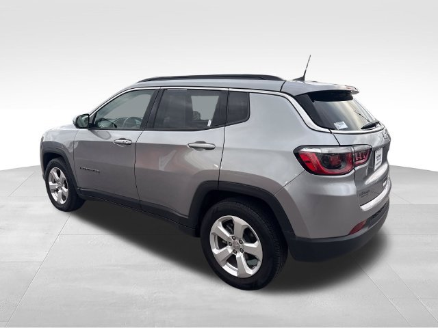 Used 2020 Silver Jeep Latitude image 3