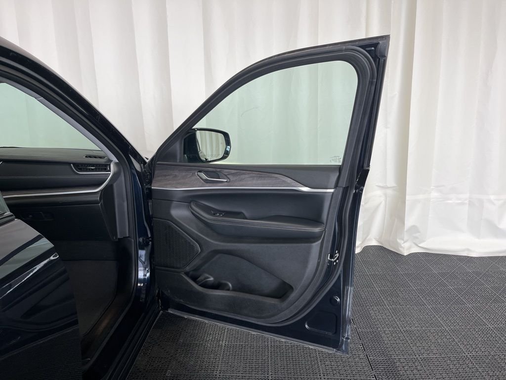 Used 2023 Black Jeep Limited image 19
