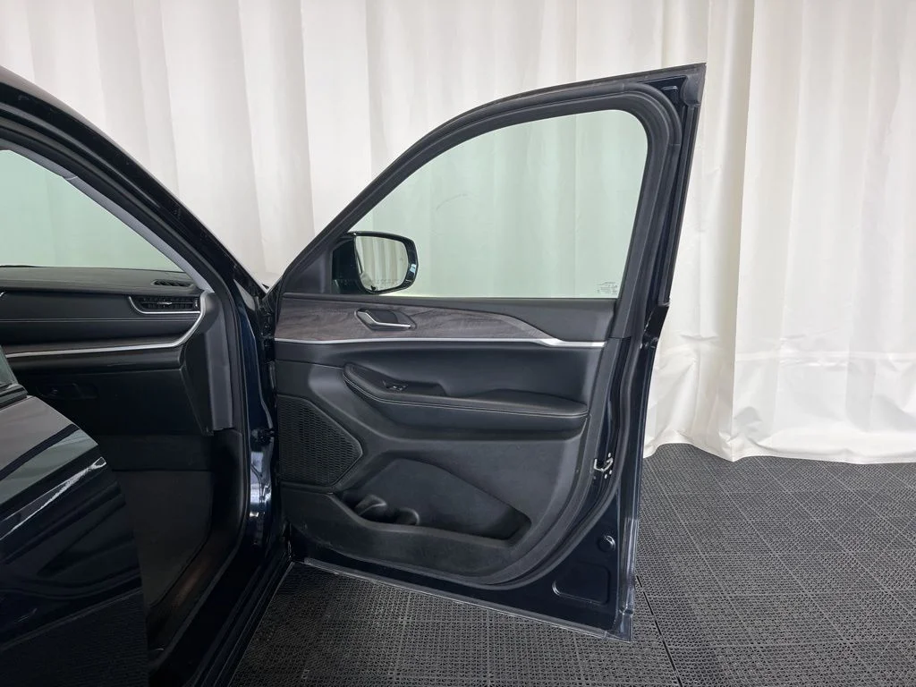 Used 2023 Black Jeep Limited image 19