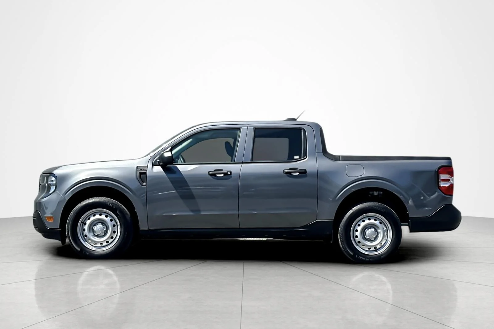 Used 2025 Carbonized Gray Metallic Ford XL image 2