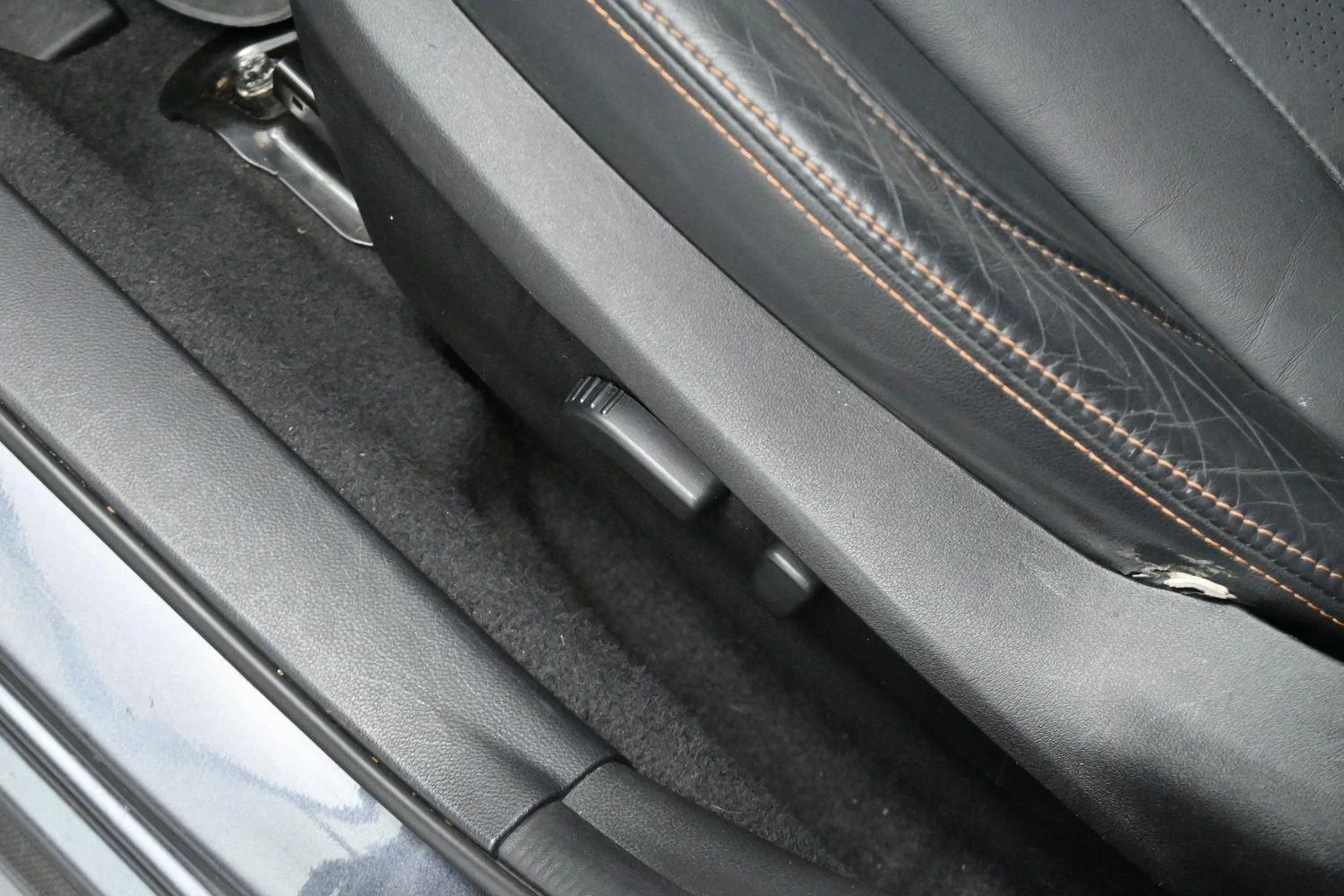 Used 2019 Dark Gray Metallic Subaru Limited image 13