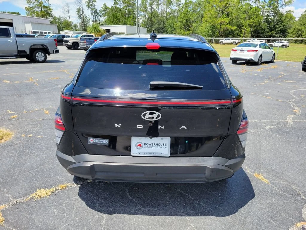Used 2025 Black Hyundai SEL image 4