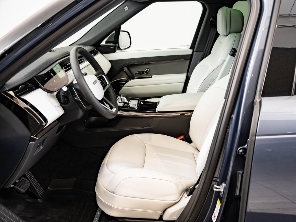 New 2026 Varesine Blue Land Rover SE image 23