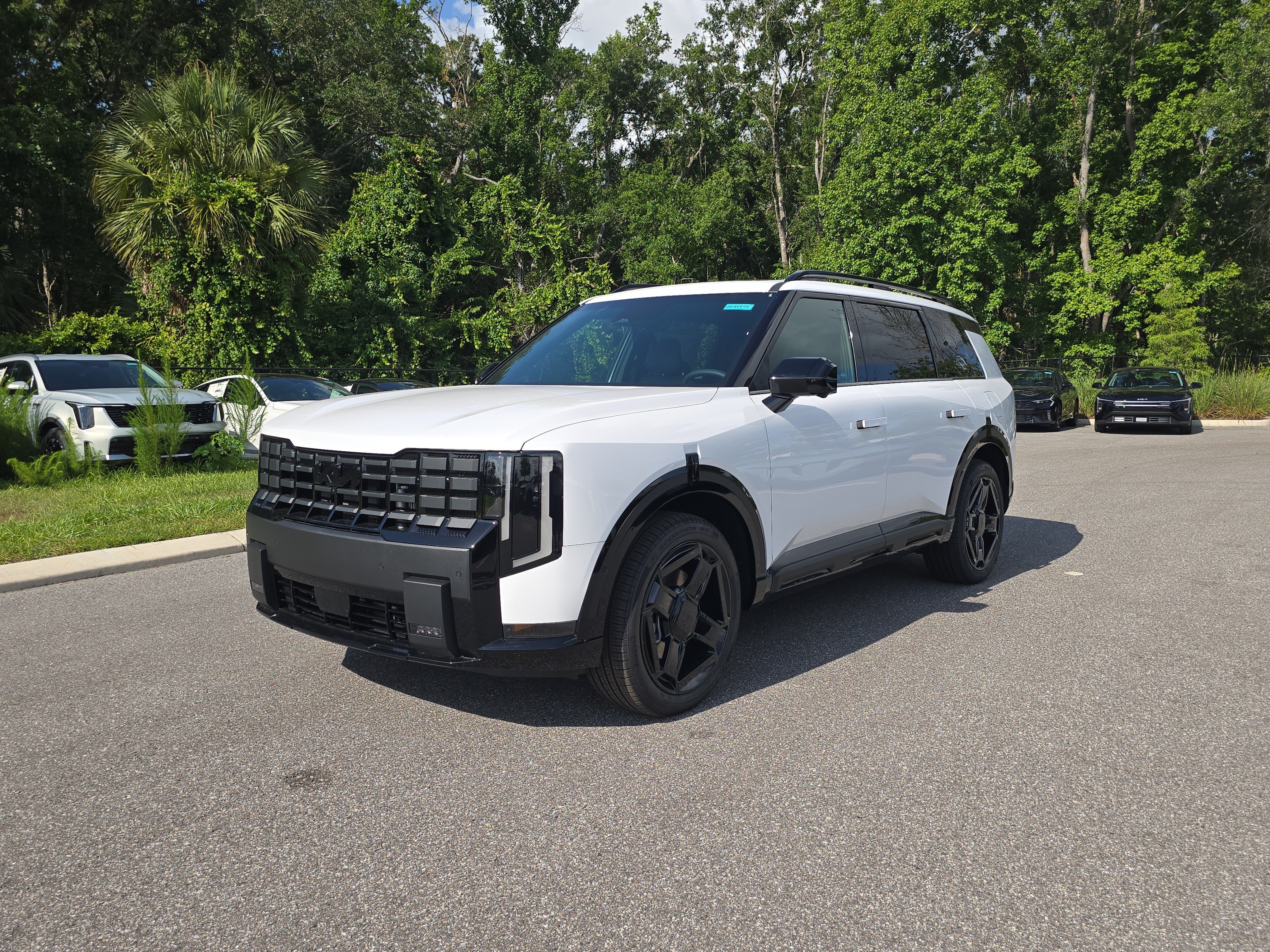 New 2027 Glacial White Pearl Kia X-LINE SX image 4
