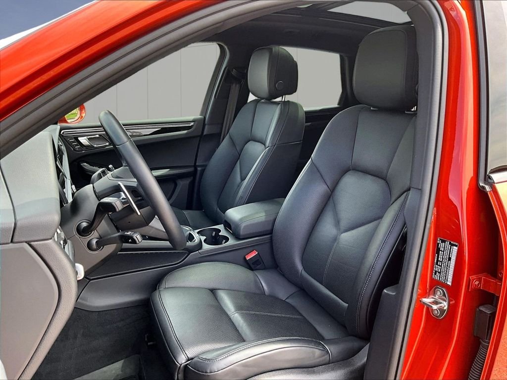 Used 2025 Orange Porsche  image 5
