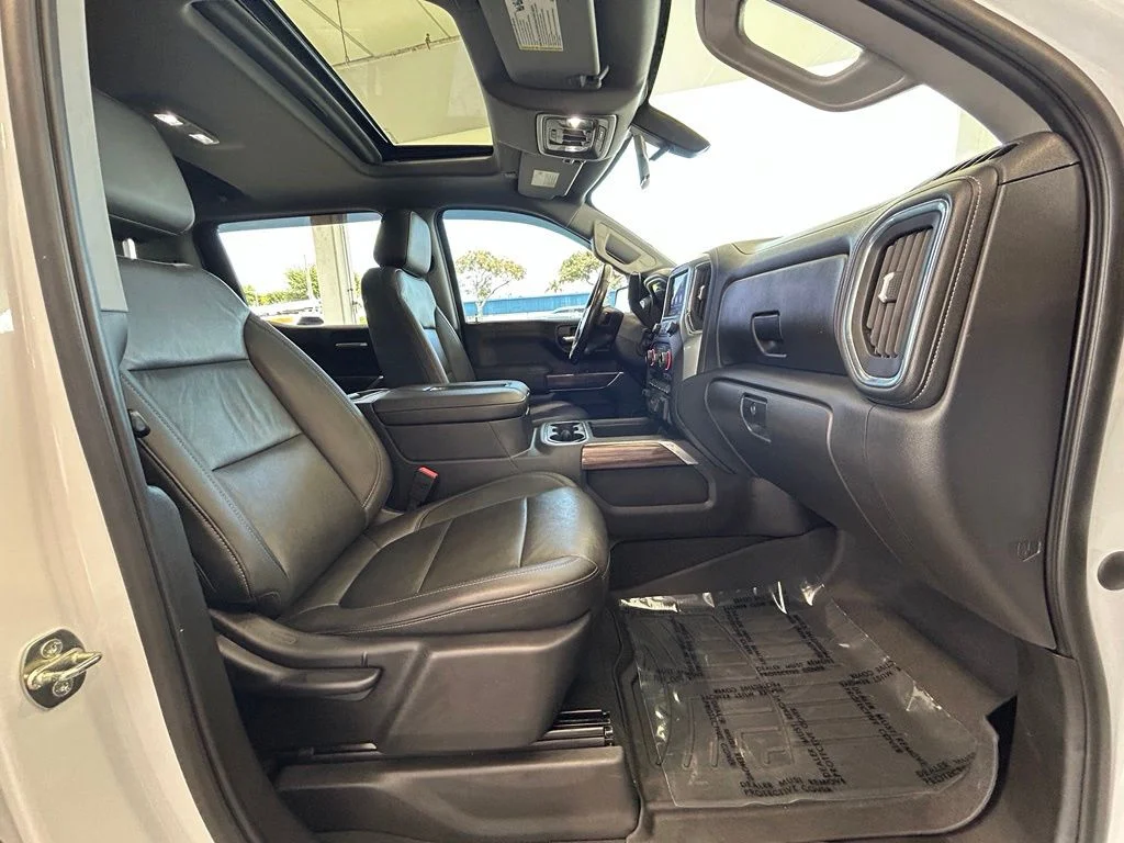 Used 2021 White Chevrolet RST image 26