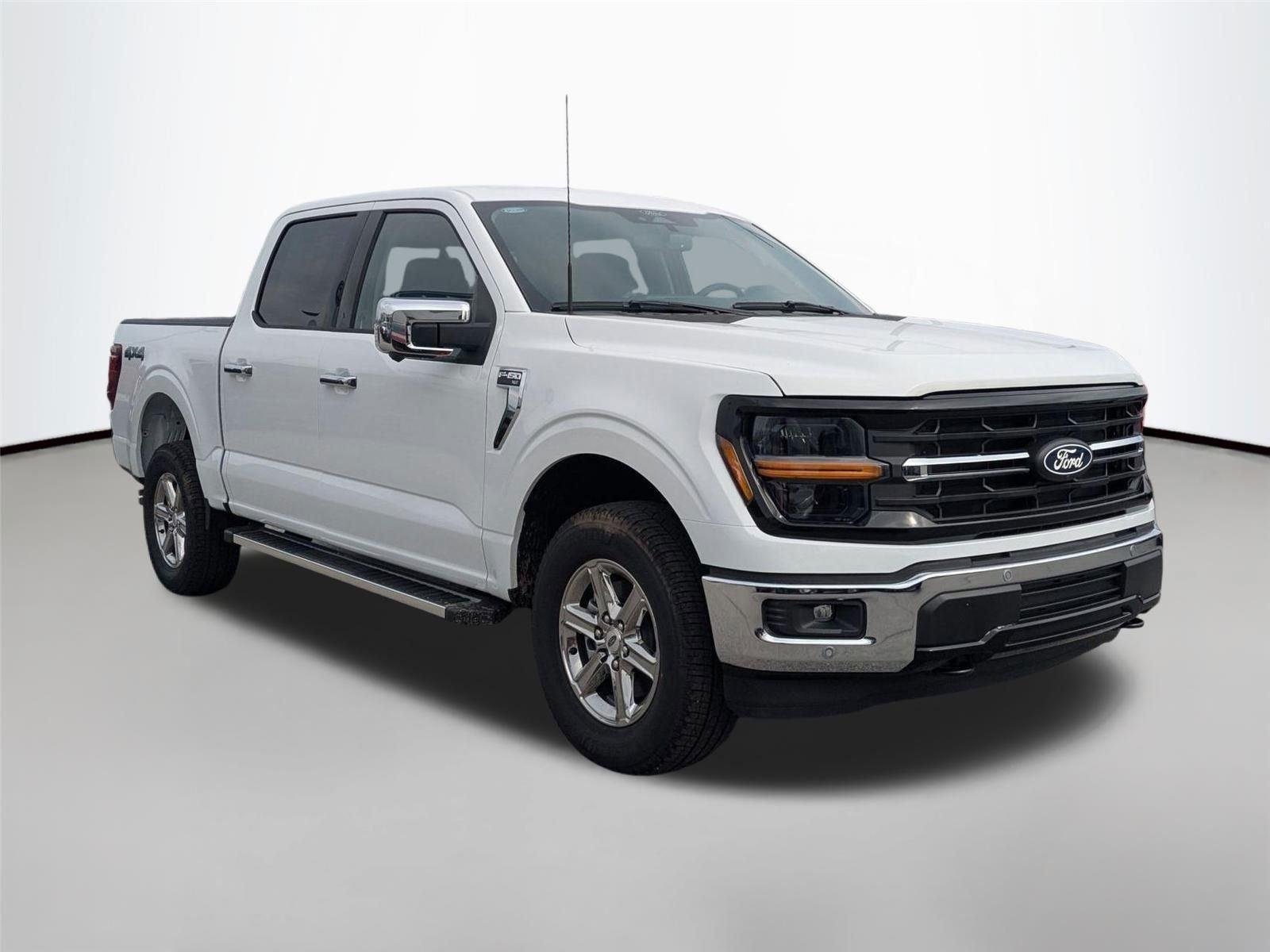 New 2025 Oxford White Ford XLT image 3