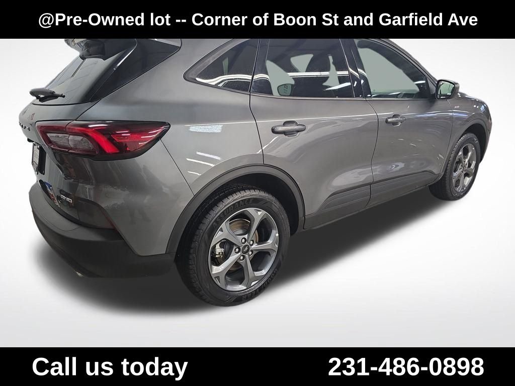 Used 2025 Gray Ford ST-Line Select image 10