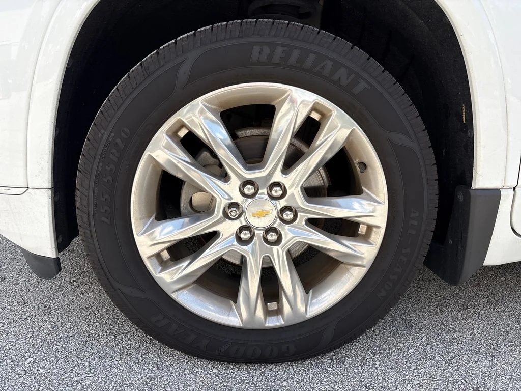 Certified Used 2020 White Chevrolet High Country image 14
