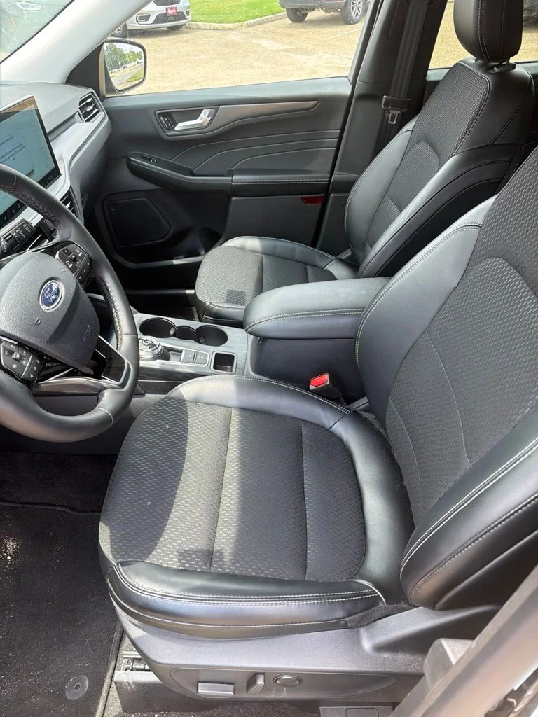 Used 2025 Black Ford Base image 12