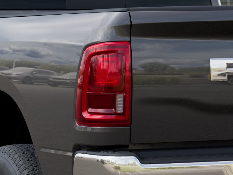 New 2026 Granite Crystal Metallic Clear-Coat Exterior Paint RAM Tradesman image 101