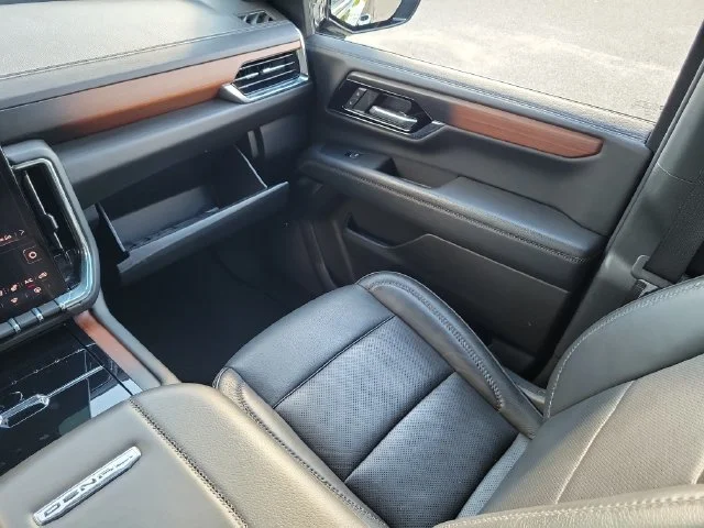 2025 GMC Yukon XL Denali - Photo 11