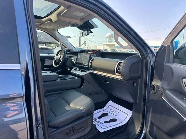 New 2027 Nocturnal Blue Metallic Ford Active image 8