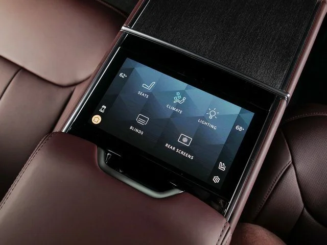 Used 2025 Hakuba Silver Metallic Land Rover Autobiography image 22