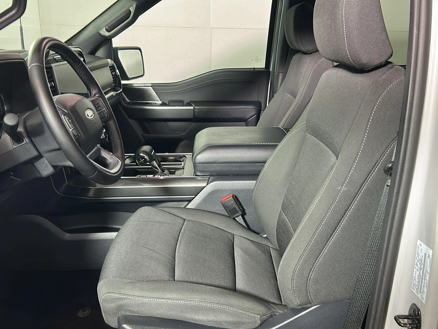 Used 2023 Avalanche Gray Ford XLT image 13