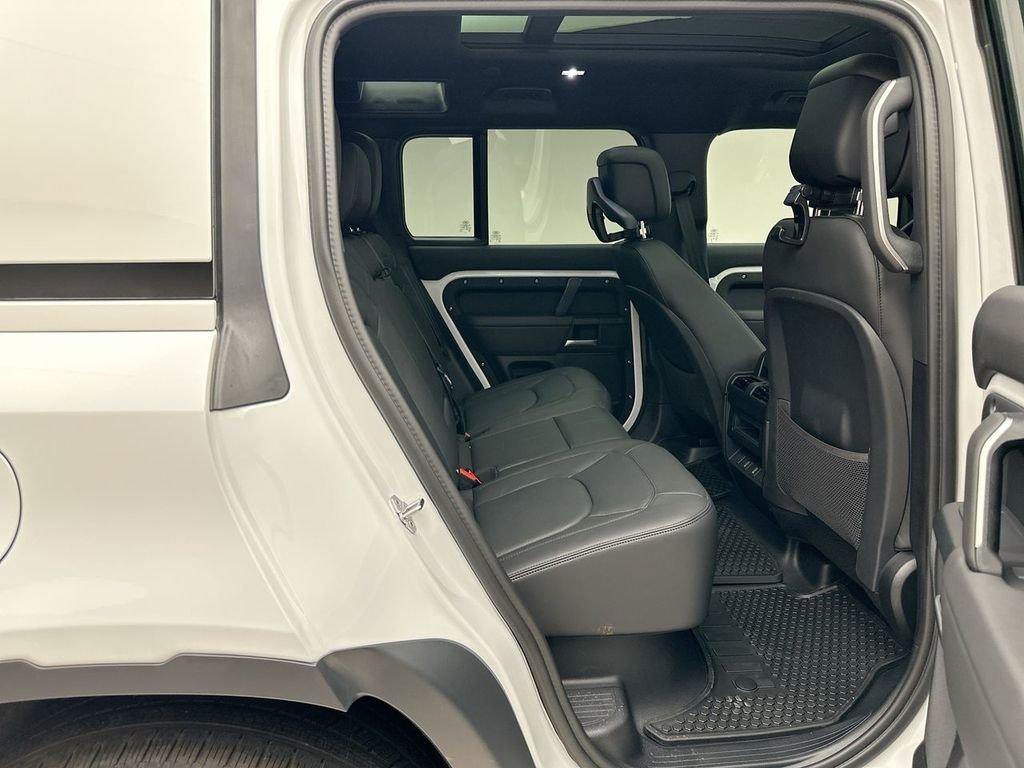 New 2026 Fuji White Land Rover S image 7