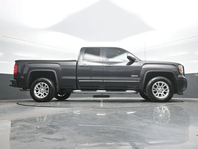Used 2015 Silver GMC SLT image 24