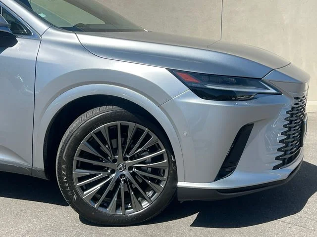 Certified Used 2025 Iridium Lexus 450h+ Luxury image 2