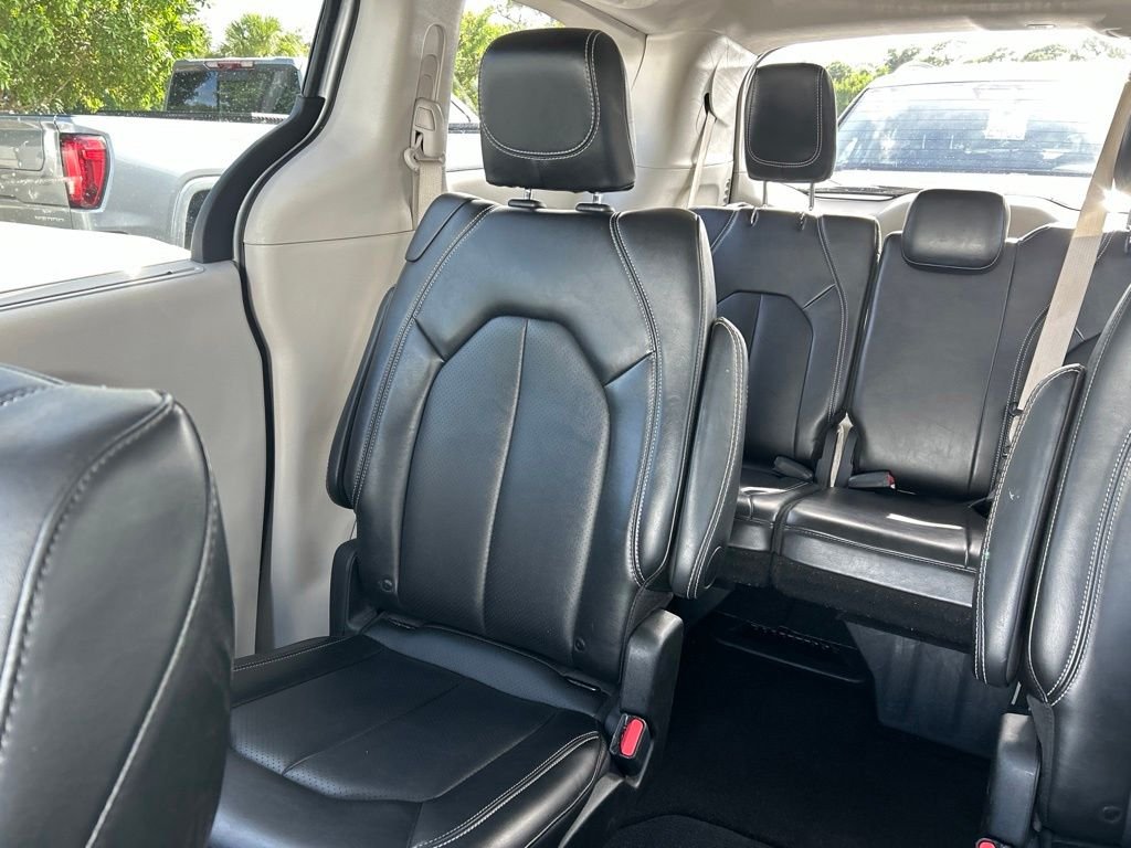 Used 2024 Silver Chrysler Touring L image 31