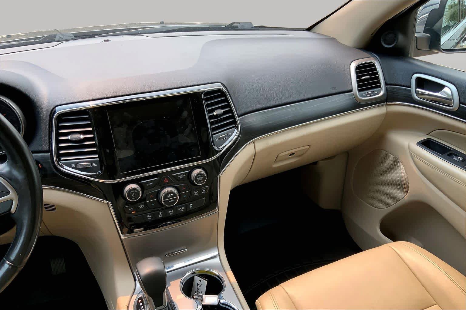Used 2020 Granite Crystal Metallic Clearcoat Jeep Limited image 7