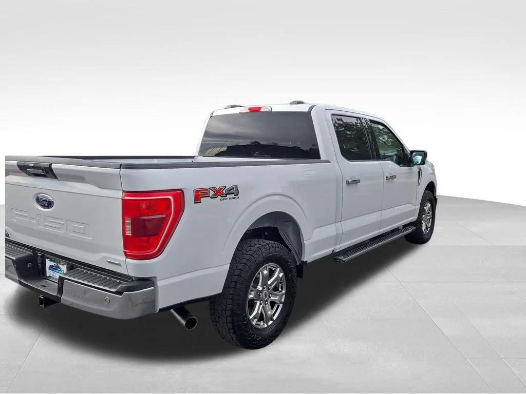 Used 2021 White Ford XL image 11