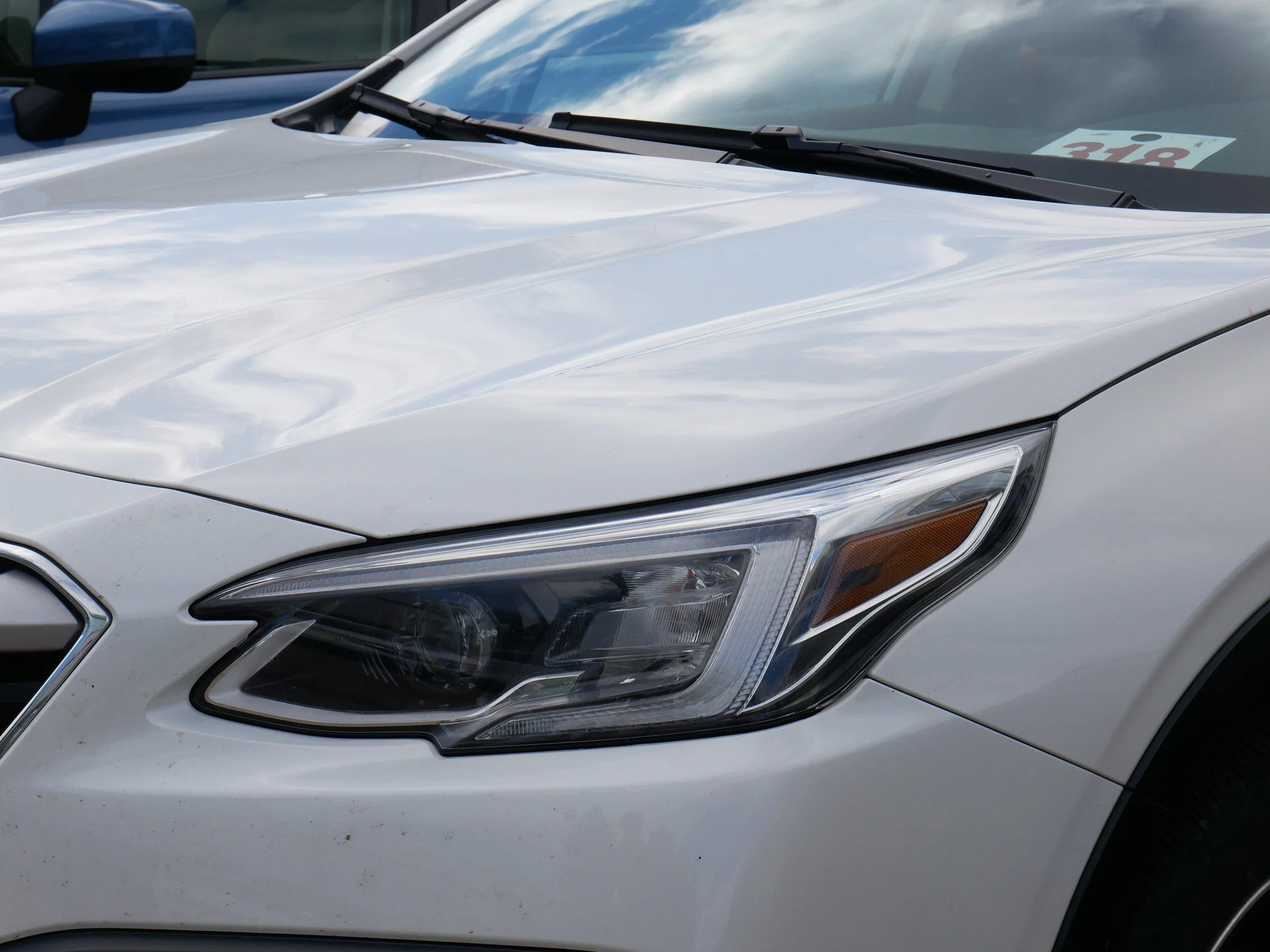Used 2020 Crystal White Pearl Subaru Limited image 2
