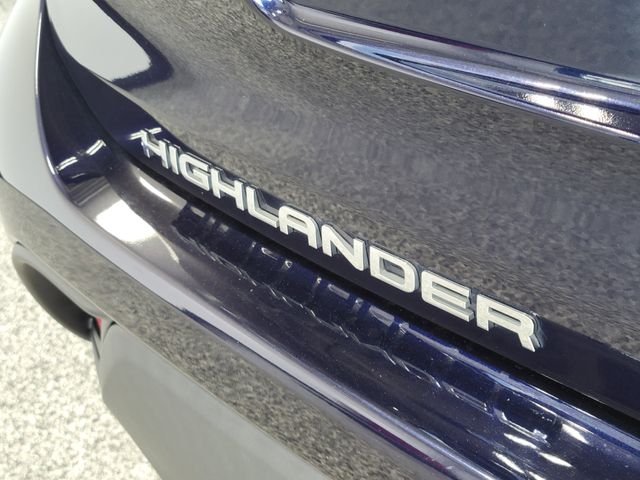 Certified Used 2022  Toyota XLE image 28